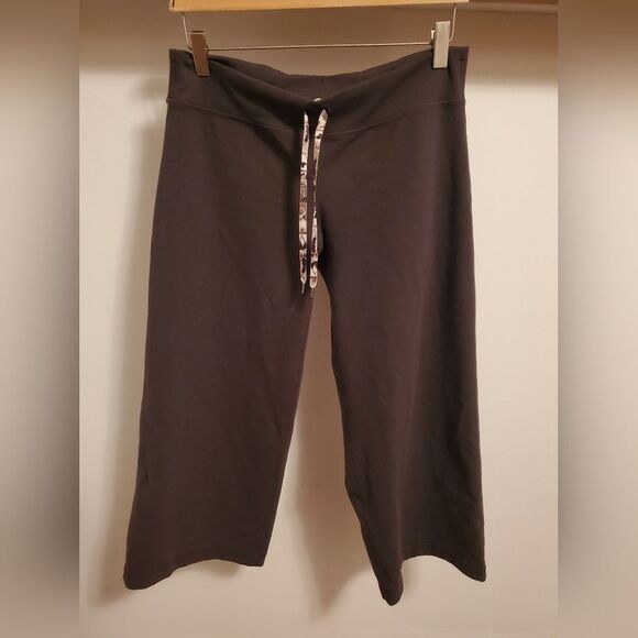Lululemon Women’s Brown Tan Stretch Capri Cropped Wide Leg Workout Yoga. Size 8. - Picture 1 of 13